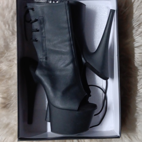 Pleaser Black Matte ADORE-1018 Size 8 - Picture 1 of 4